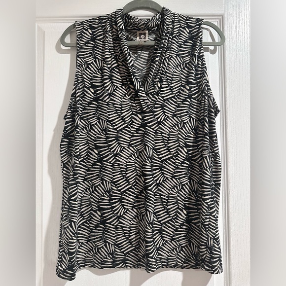 2 Womens Sleeveless Shell Tops XL - Picture 1 of 4